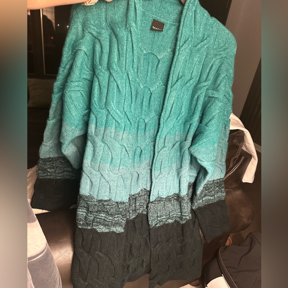 SAACHI Coloblock Cable Knit Teal and Black Women's Cardigan - Picture 3 of 5